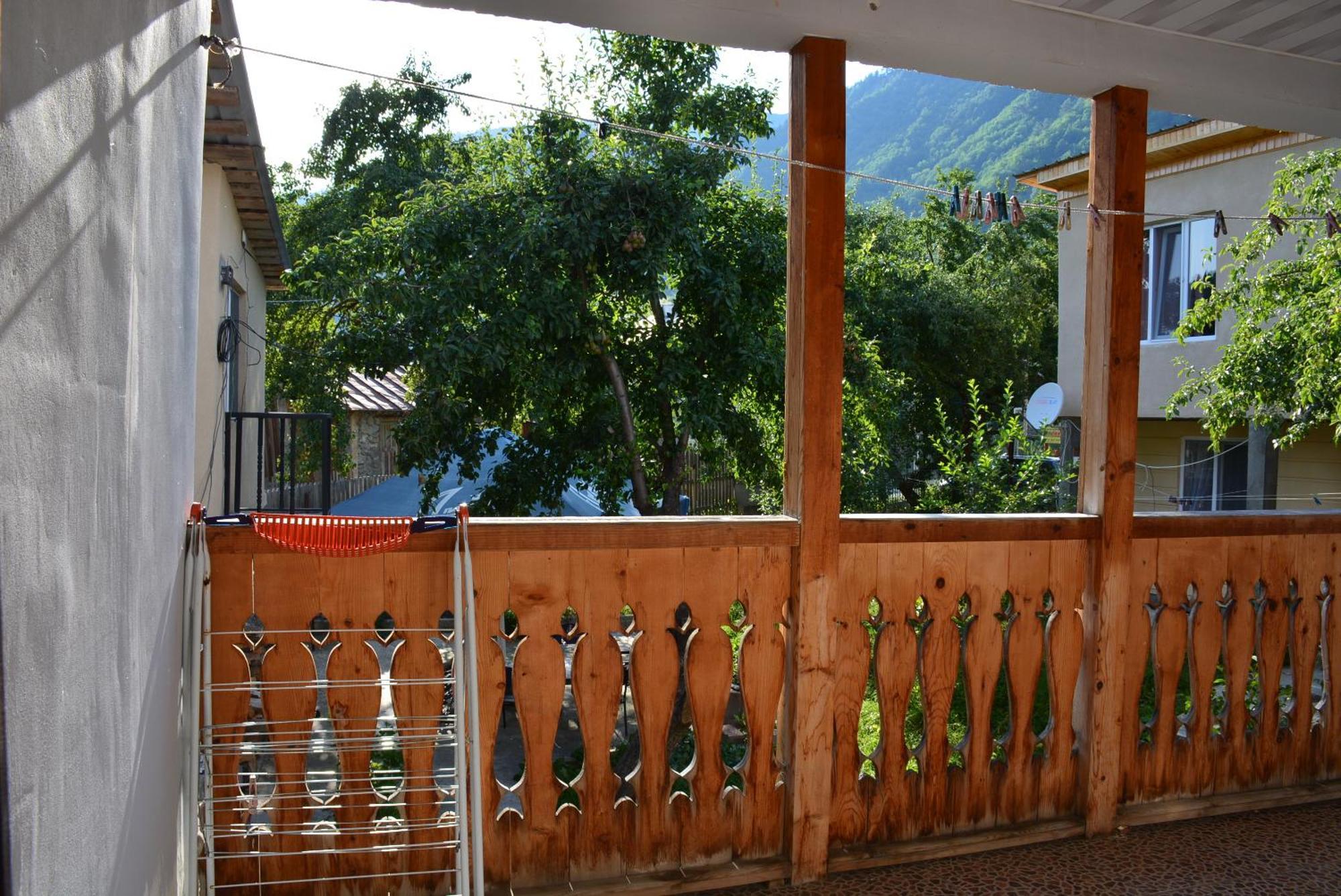 House In 梅斯蒂亚 外观 照片